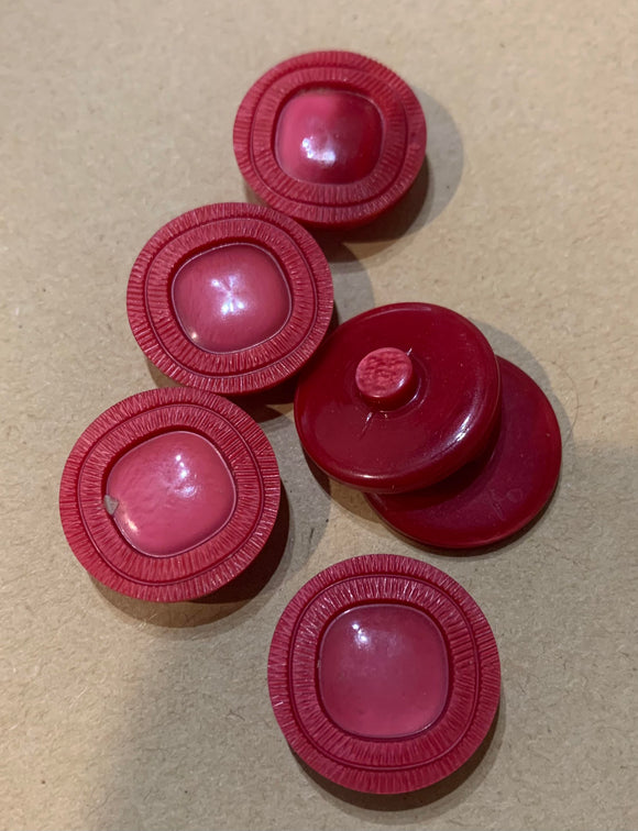 Vintage Round Red Plastic Ribbed Shank Buttons -6x 19mm