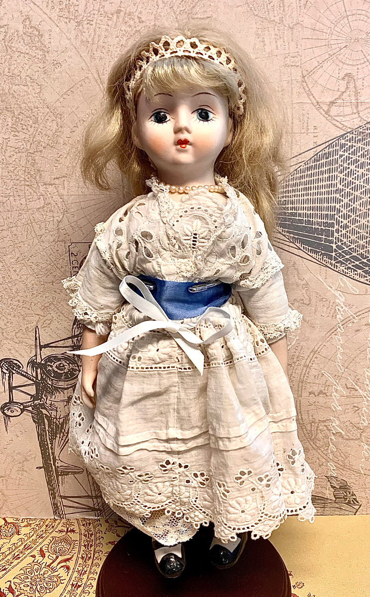 Vintage Beautiful Porcelain Doll 