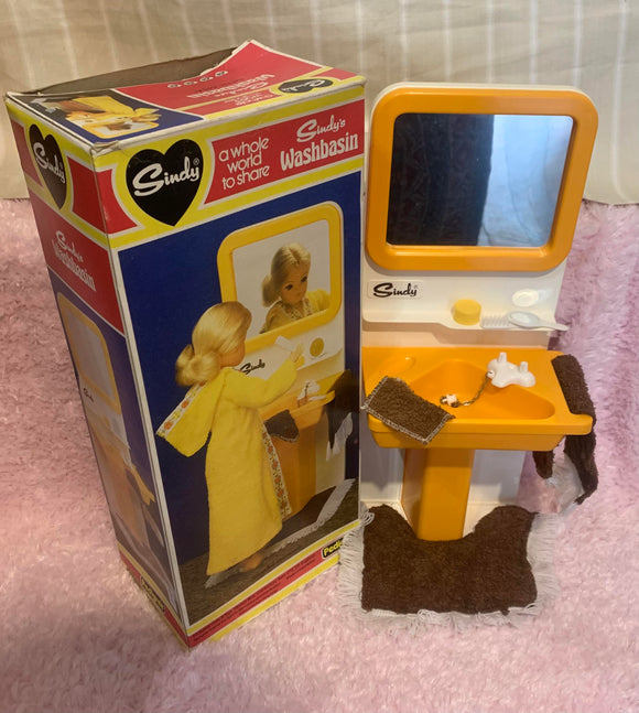 1975 Pedigree Sindy's Boxed Washbasin with Accessories