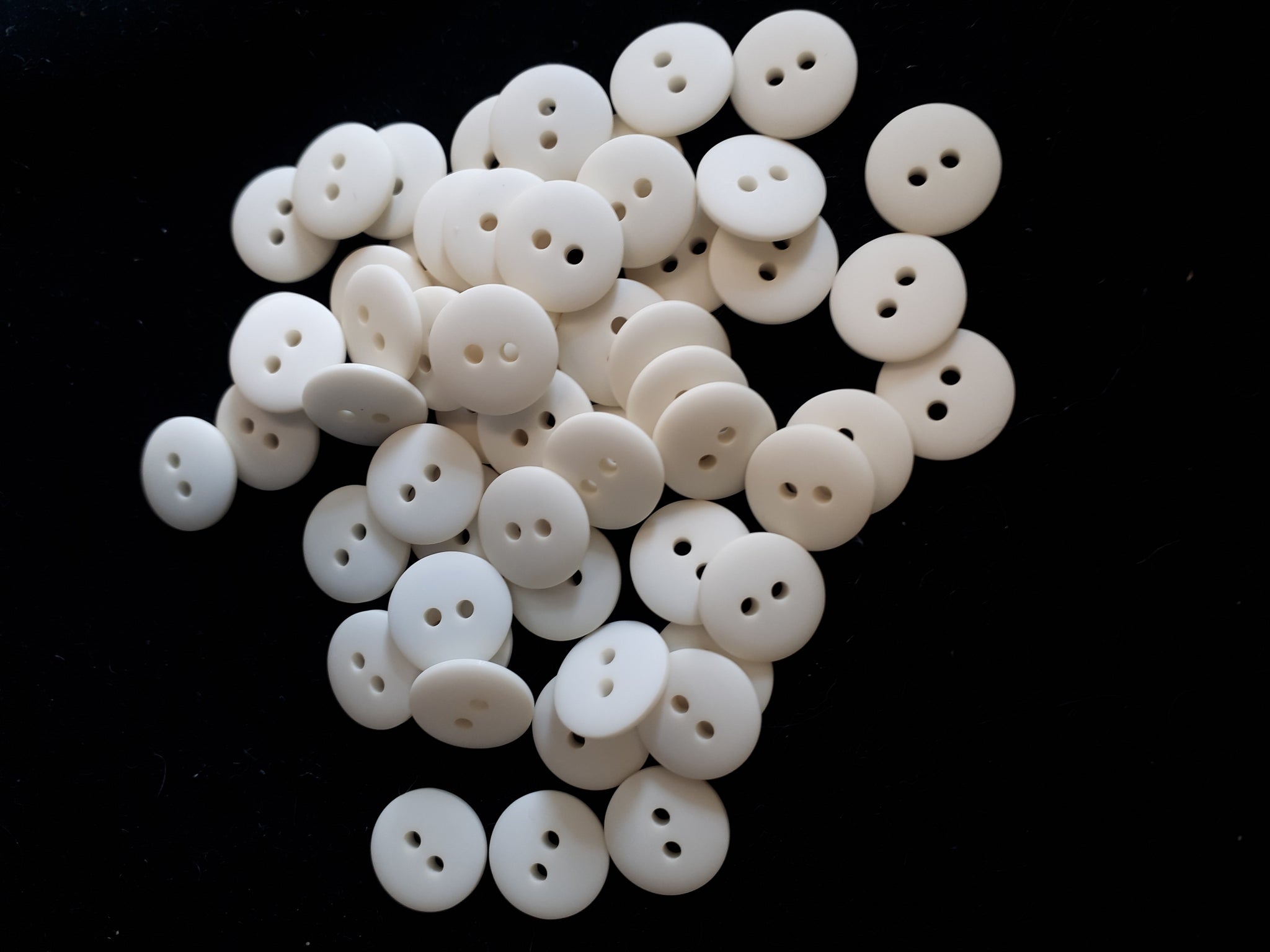 18mm Cream 2 Hole Buttons - Matt Finish – Alice's Bear Shop